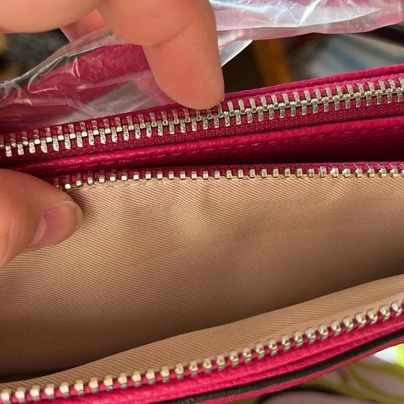 Dana Buchman Berry Crossbody NWT - Picture 5 of 6